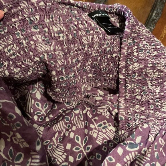 SWEETHEART BUSTLINE Tunic Top with Smocking! - Picture 8 of 9